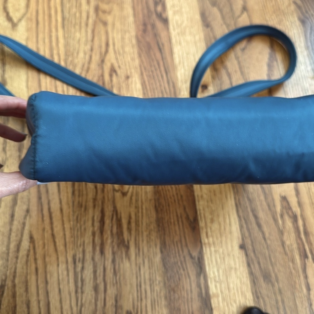 Pacsafe Antitheft Crossbody bag  Citysafe CS series in Tidal Teal - Picture 10 of 11